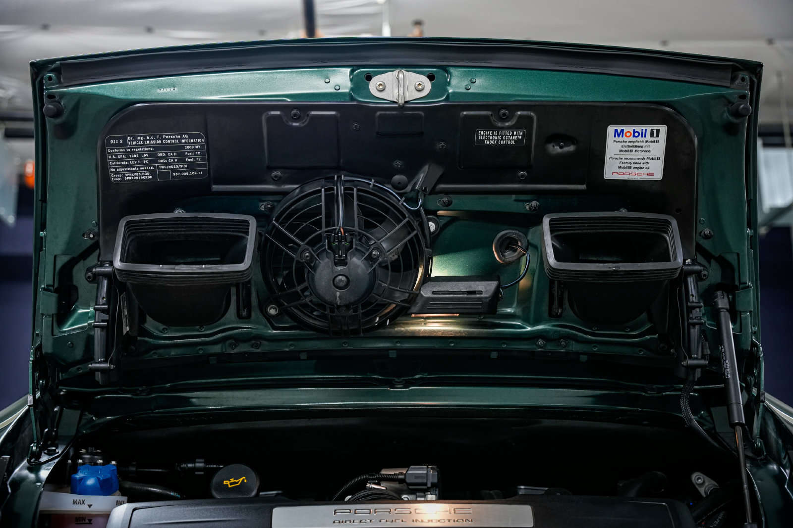 Used 2009 Porsche 911 Carrera S RWD image 40