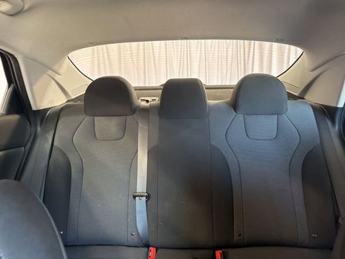 Used 2023 Hyundai Elantra SE FWD image 18