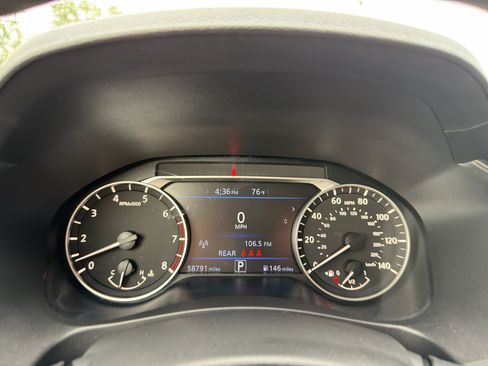 Used 2024 Nissan Altima 2.5 SV FWD image 21