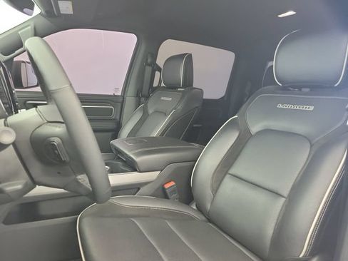 Used 2025 RAM 1500 Laramie AWD/4WD image 17