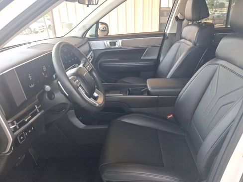 Used 2025 Hyundai Santa Fe SEL FWD image 4