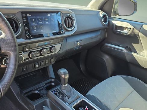 Used 2023 Toyota Tacoma TRD Sport image 17