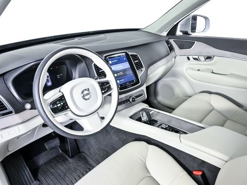 Certified 2024 Volvo XC90 T8 Plus w/ Protection Package Premier image 6