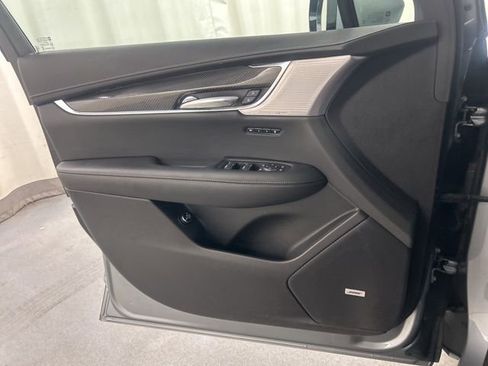 Used 2024 Cadillac XT6 Sport w/ Technology Package image 25