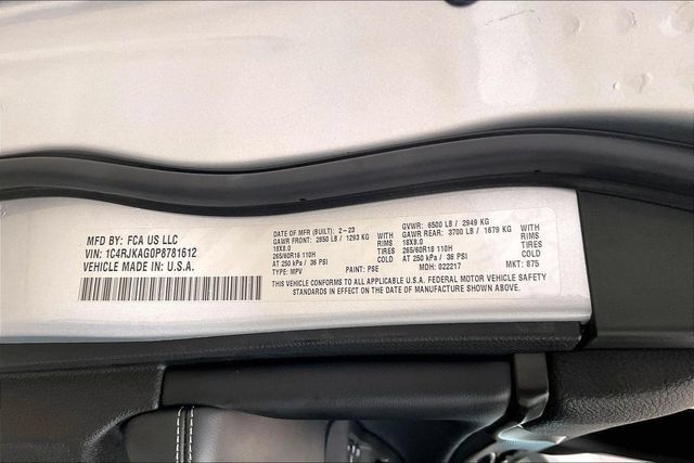 Used 2023 Jeep Grand Cherokee L Laredo w/ Luxury Tech Group I AWD/4WD image 14