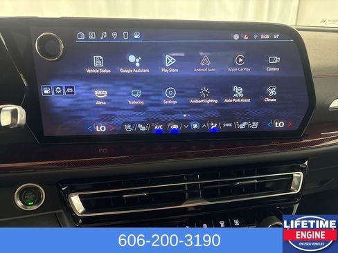 Used 2024 Chevrolet Traverse RS image 16