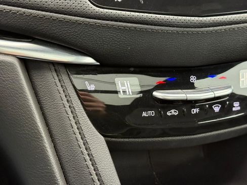 Used 2024 Cadillac XT5 Premium Luxury image 19