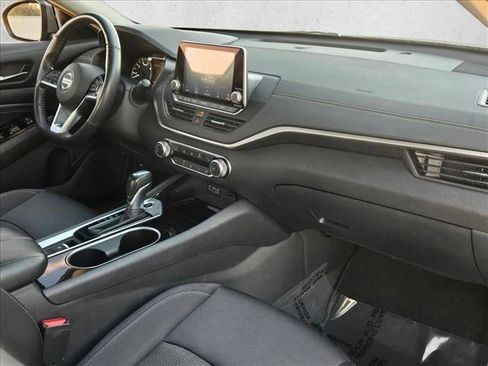 Used 2022 Nissan Altima 2.5 SV w/ SV Premium Package image 22