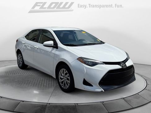 Used 2018 Toyota Corolla LE FWD image 1
