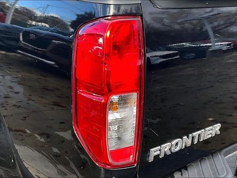 Used 2017 Nissan Frontier SV w/ SV Value Truck Package image 29