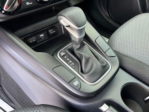 Used 2023 Kia Soul LX w/ LX Technology Package FWD image 28