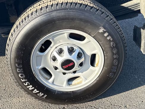 Used 2024 GMC Sierra 2500 Pro w/ Convenience Package image 11