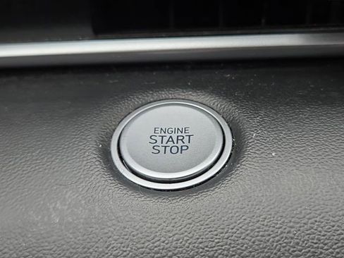 Used 2022 Hyundai Elantra SEL w/ Convenience Package image 10