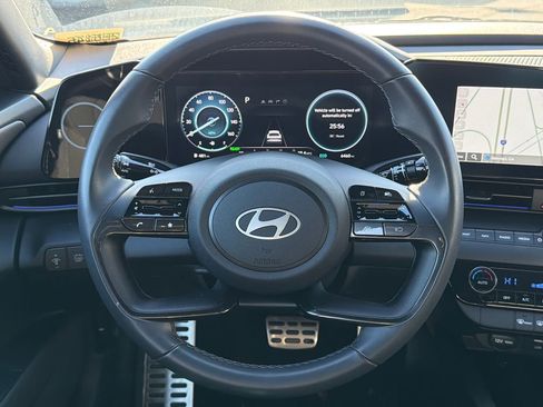 Used 2025 Hyundai Elantra SEL w/ Cargo Package FWD image 23