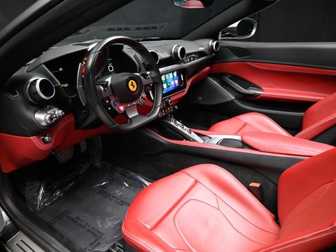 Used 2022 Ferrari Portofino M RWD image 64