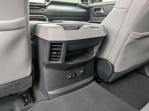 Used 2024 Toyota Tundra Limited AWD/4WD image 24
