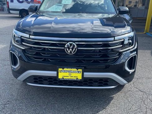 New 2026 Volkswagen Atlas Peak Edition AWD/4WD image 1