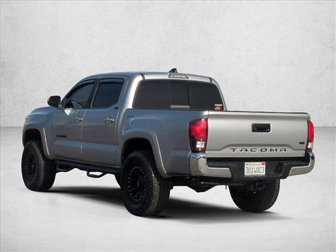 Used 2020 Toyota Tacoma SR5 RWD image 8
