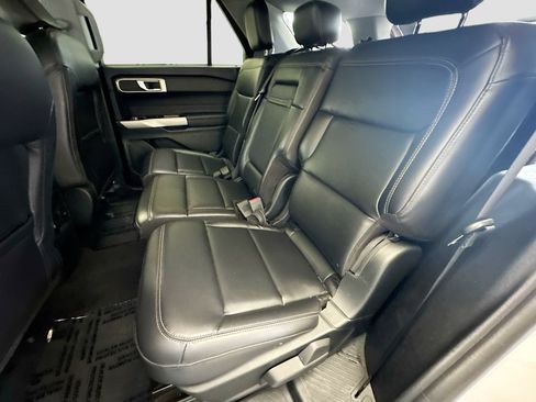 Used 2023 Ford Explorer XLT w/ Equipment Group 202A image 15