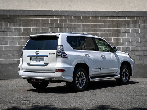 Used 2015 Lexus GX 460 Luxury AWD/4WD image 3