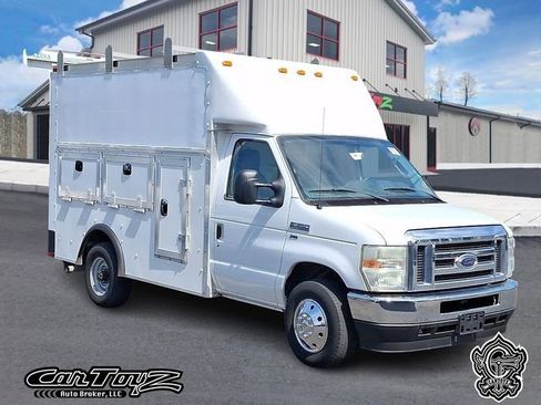 Used 2013 Ford E-350 and Econoline 350 Super Duty image 1