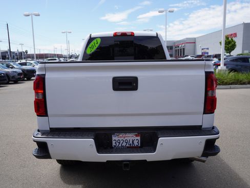 Used 2014 GMC Sierra 1500 Denali w/ Suspension Package, Off-Road AWD/4WD image 10