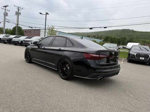 Used 2025 Volkswagen Jetta GLI Autobahn w/ GLI Black Package FWD image 5