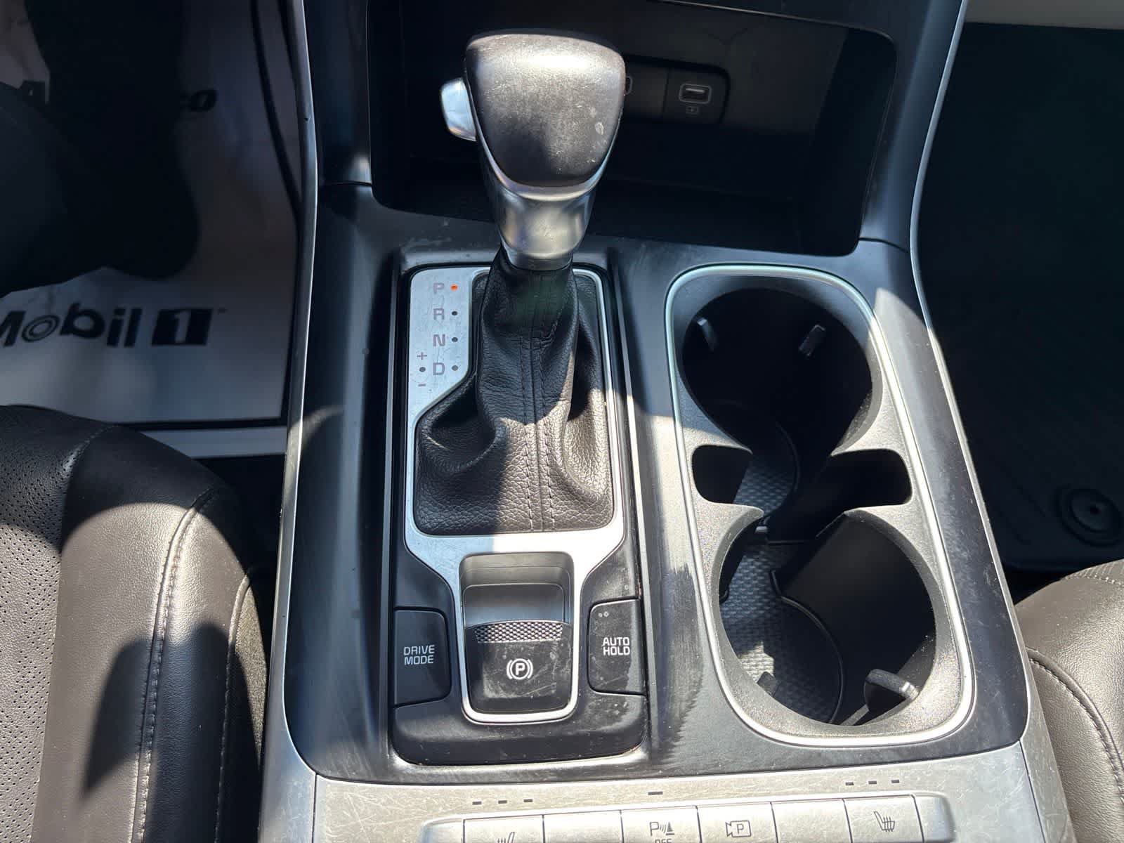 Used 2023 Kia Carnival LX FWD image 17