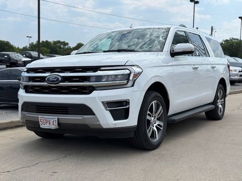 Used 2024 Ford Expedition Max Limited AWD/4WD image 2