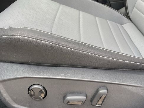 Used 2025 Volkswagen Jetta SE image 22