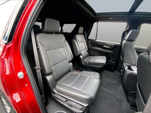 Used 2024 Chevrolet Tahoe Z71 w/ Luxury Package AWD/4WD image 20