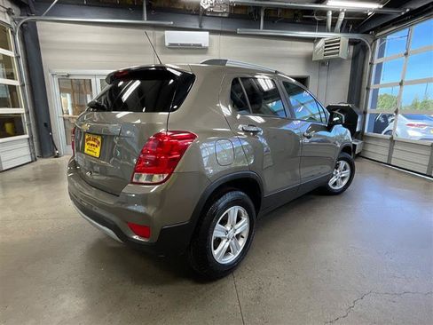 Used 2022 Chevrolet Trax LT w/ Driver Confidence Package AWD/4WD image 5