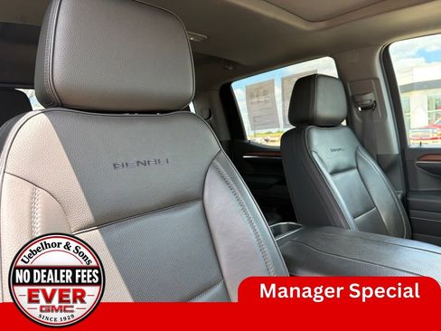 Used 2023 GMC Sierra 1500 Denali w/ Denali Reserve Package AWD/4WD image 4