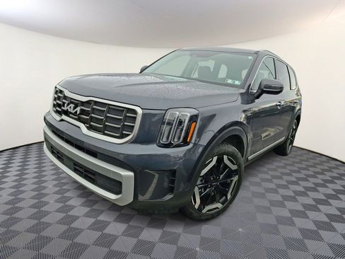 Used 2024 Kia Telluride S w/ S Sunroof Package image 3