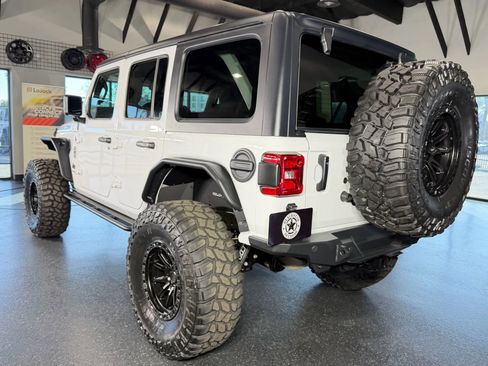 Used 2025 Jeep Wrangler Unlimited Rubicon image 10