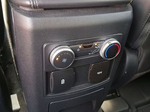 Used 2022 Ford Explorer XLT w/ Equipment Group 202A AWD/4WD image 14