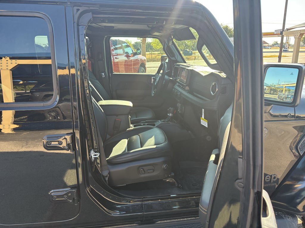 New 2025 Jeep Gladiator Sport AWD/4WD image 15