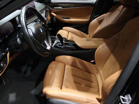 Used 2021 BMW 530i w/ Premium Package RWD image 17