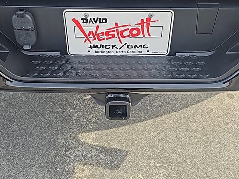 Used 2026 GMC Canyon AT4 w/ Technology Plus Package image 7