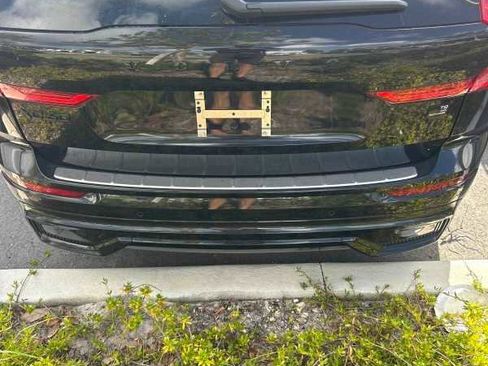 Used 2024 Volvo XC60 T8 Ultimate w/ Protection Package Premier image 6