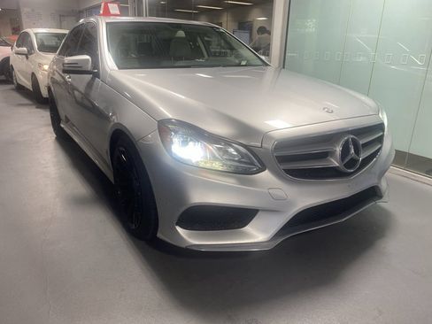 Used 2014 Mercedes-Benz E 350 4MATIC Sedan image 20