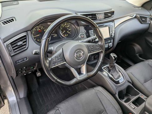 Used 2017 Nissan Rogue Sport SL w/ SL Premium Package image 14