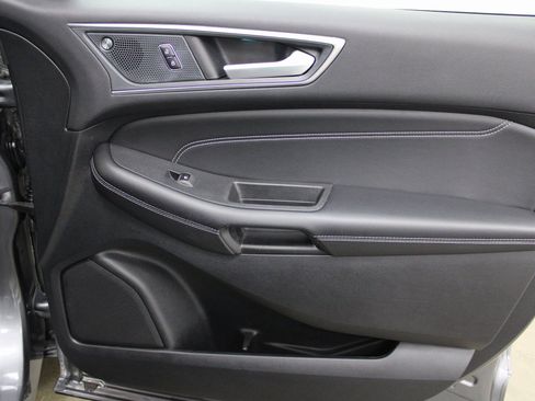 Used 2024 Ford Edge Titanium image 30