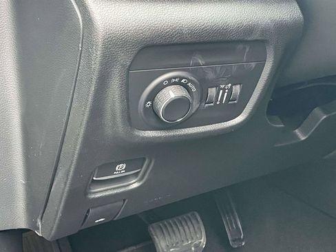 New 2025 Jeep Grand Cherokee Laredo w/ Luxury Tech Group I image 30