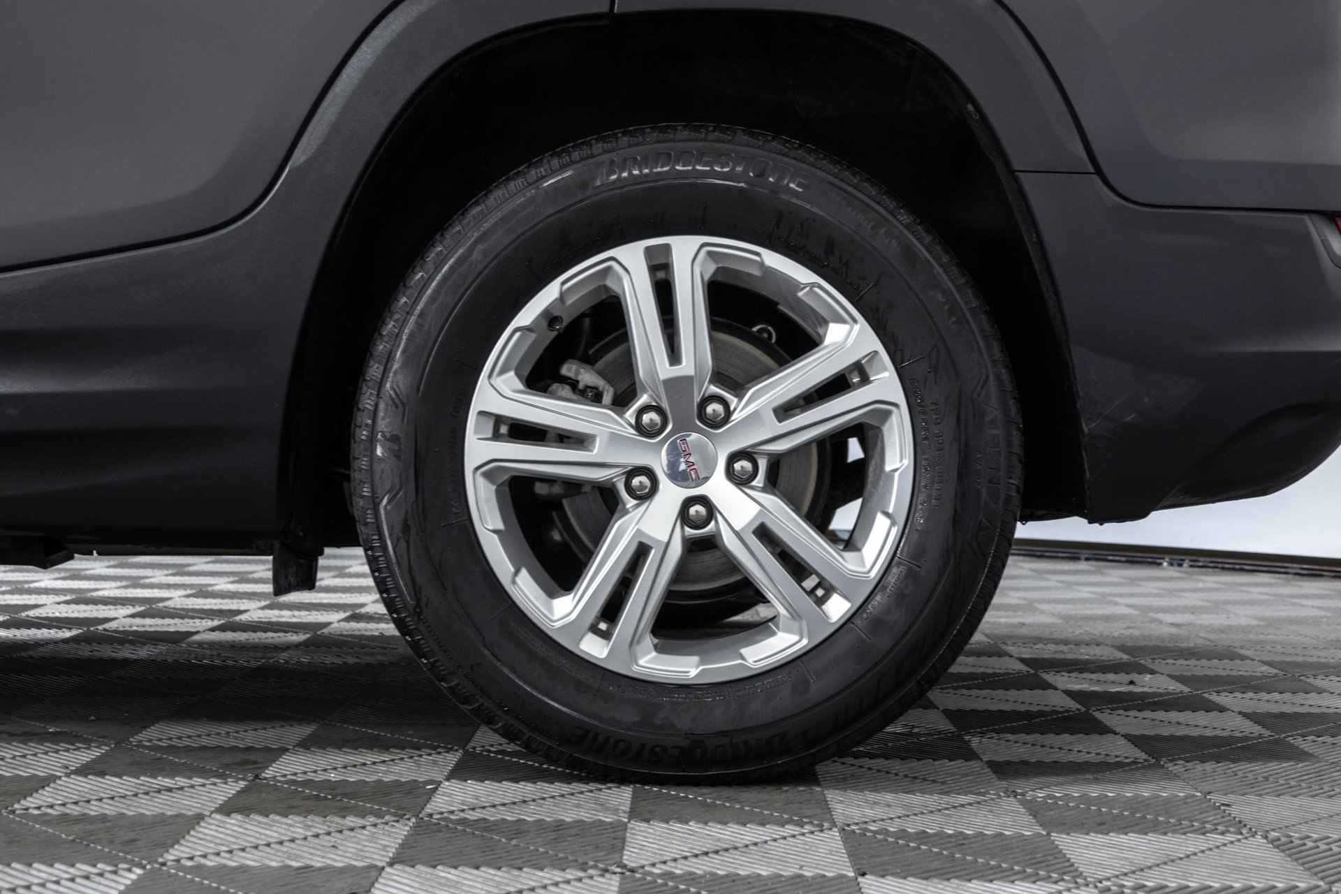 Used 2024 GMC Terrain SLE AWD/4WD image 44