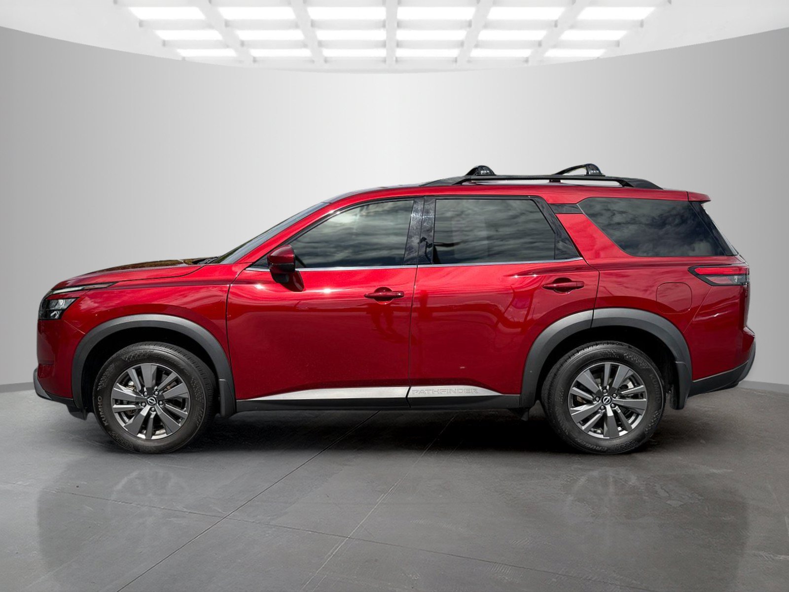 Used 2024 Nissan Pathfinder SV FWD image 3