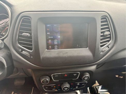 Used 2021 Jeep Compass Latitude FWD image 13