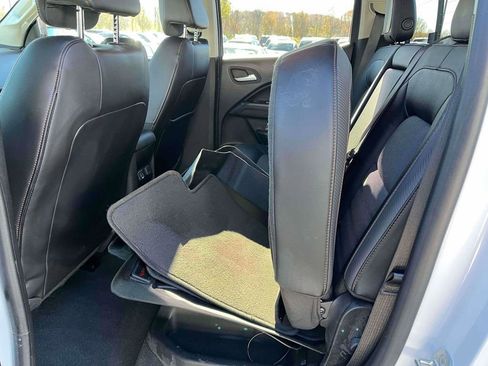 Used 2022 GMC Canyon AT4 w/ Trailering Package image 4