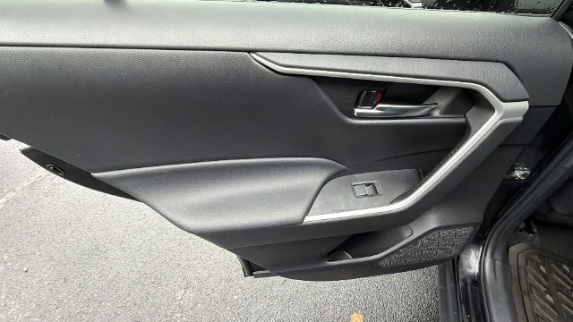 Used 2022 Toyota RAV4 XLE Premium FWD image 27