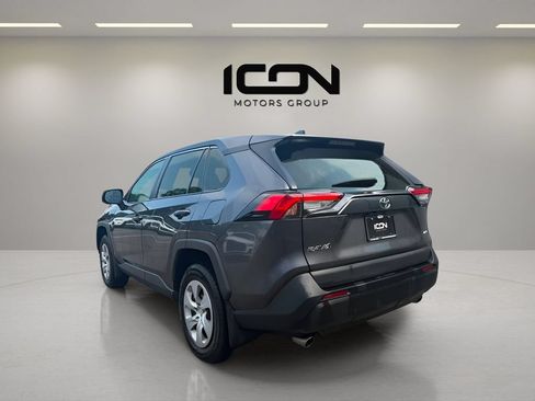 Used 2024 Toyota RAV4 LE AWD/4WD image 3